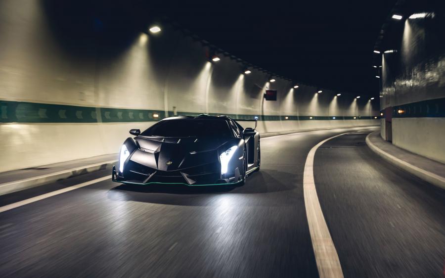  Lamborghini Veneno Roadster (2/9) 2015 года  (фото 9 из 18)